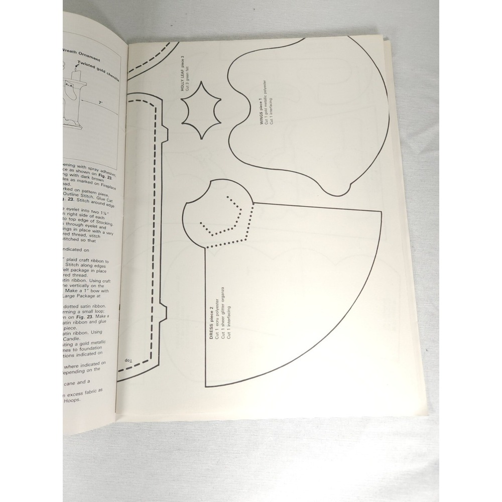 Vintage 1980s Leisure Arts Holiday Hoops & Hangings with Pattern Insert 1984 - Picture 4 of 5